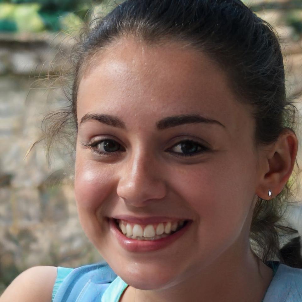 Elena Castellanos, Directora de Estrategia Financiera en ornivalestra
